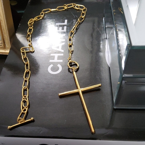 Unsigned Jewelry - Artisan Made Gold Cross Toggle Pendant Necklace